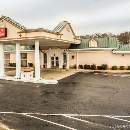 Econo Lodge Inn & Suites למברטון מראה חיצוני תמונה
