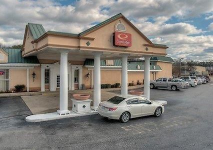 Econo Lodge Inn & Suites למברטון מראה חיצוני תמונה
