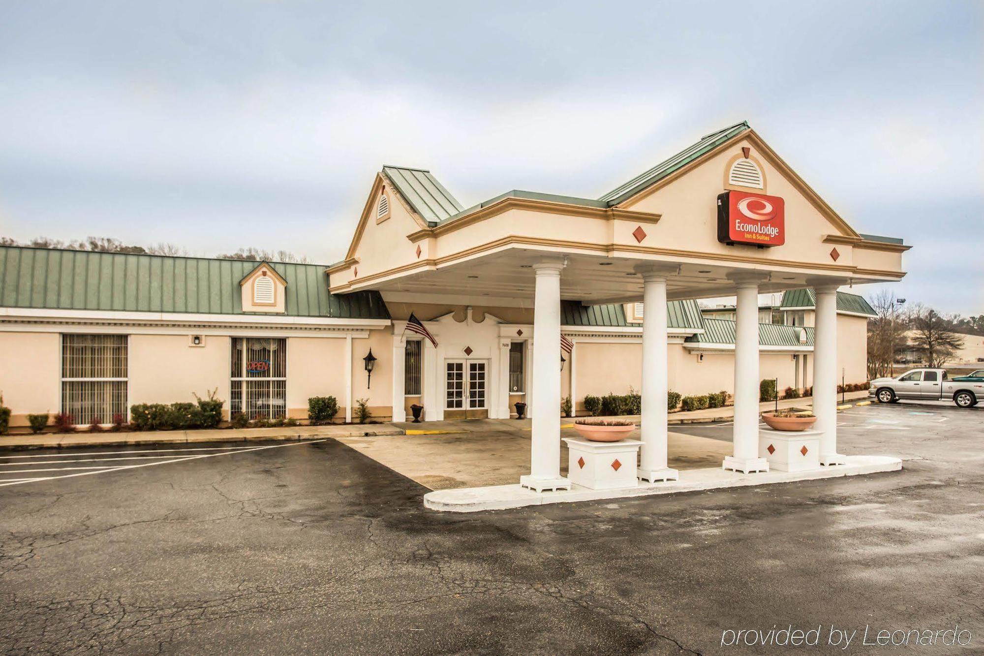 Econo Lodge Inn & Suites למברטון מראה חיצוני תמונה