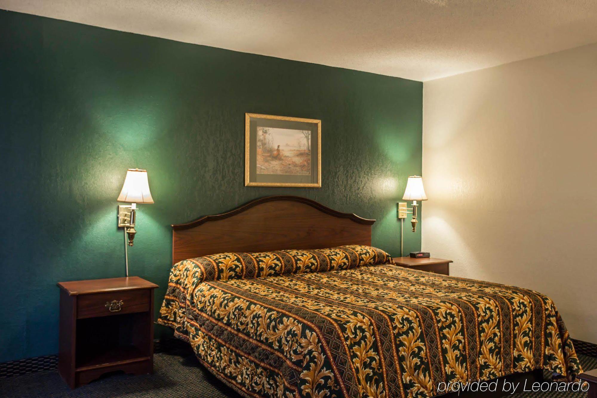 Econo Lodge Inn & Suites למברטון מראה חיצוני תמונה